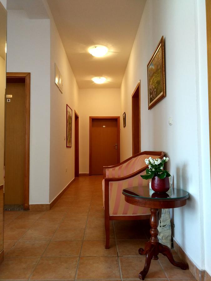 Guest House Regina Mundi Međugorje Exterior foto
